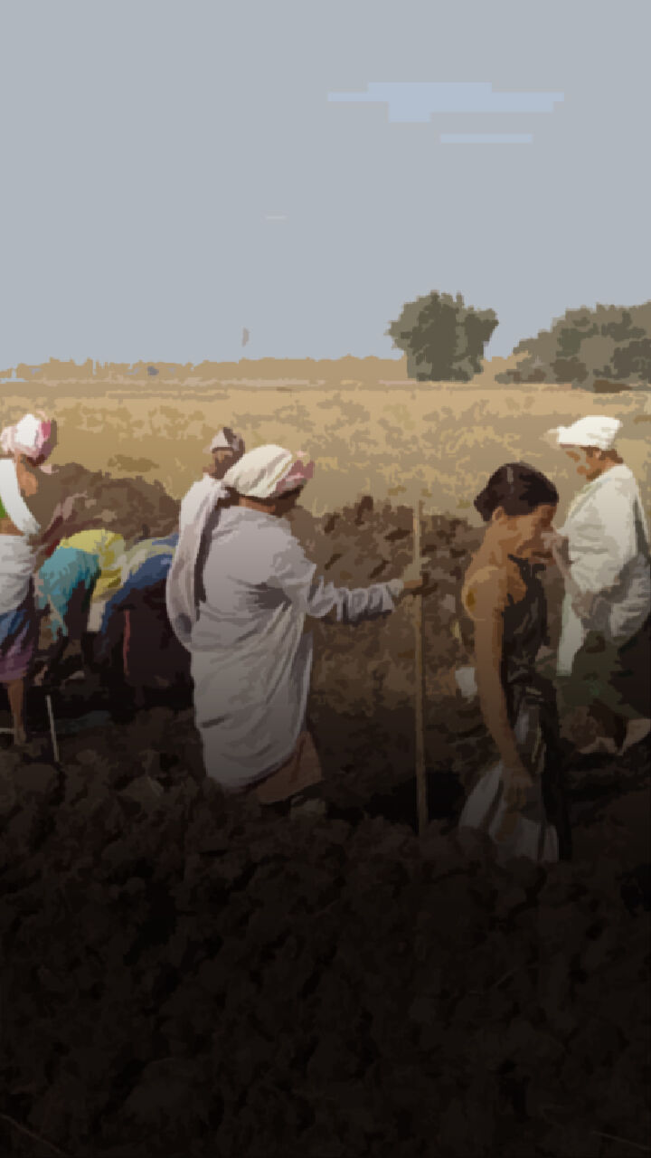 How Women’s Self-Help Groups Are Negotiating For Jobs, Power & Space