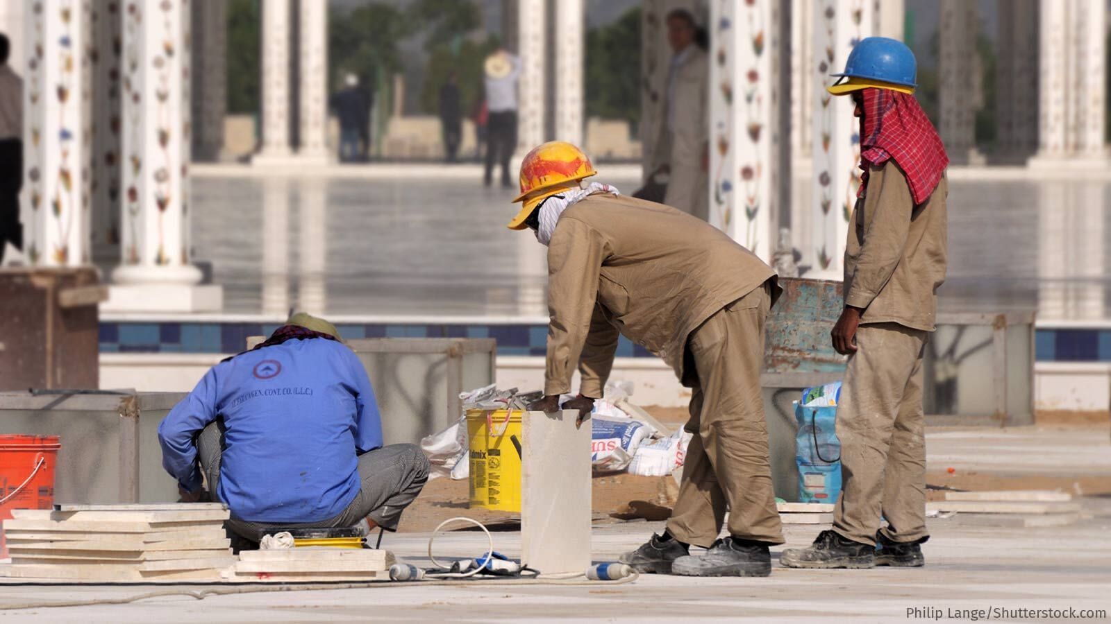 Minimum wage - gulf - migrant workers Minimum wage - gulf - migrant workers