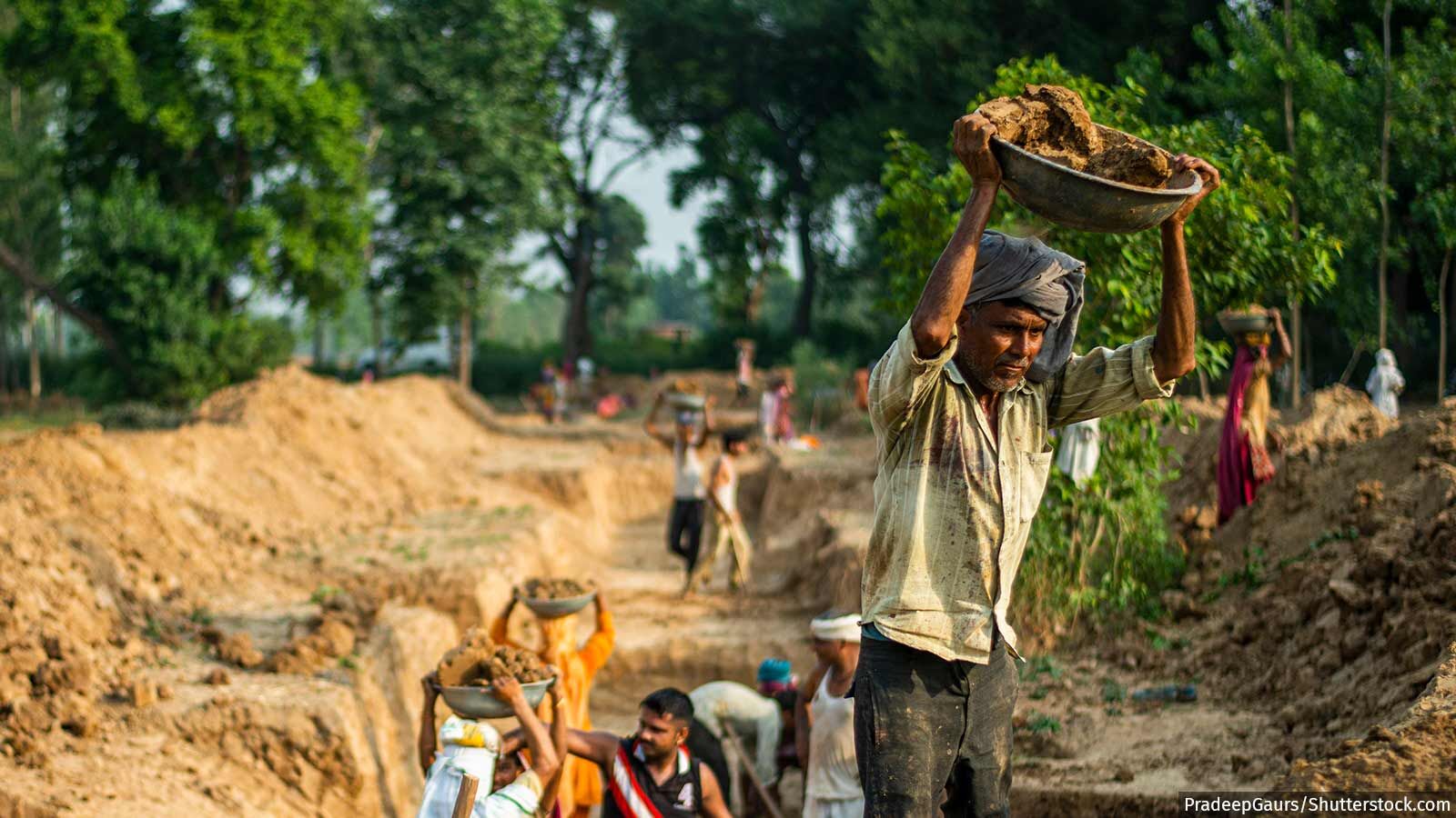 Workers Seek Timely Payments, More Workdays Under Rural Jobs Scheme