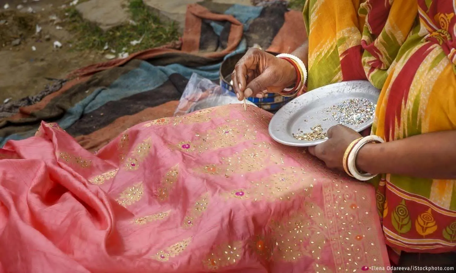 Indias Invisible Workforce: Women Home-Based Workers Paid Little, Have No Legal Protection Indias Invisible Workforce: Women Home-Based Workers Paid Little, Have No Legal Protection