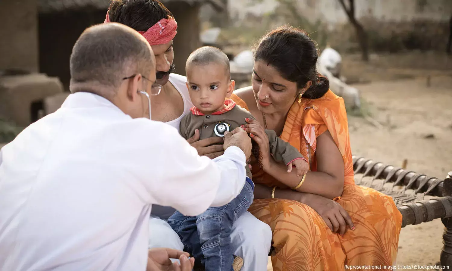 AYUSH Doctors Fill In Public Healthcare Gaps By Providing Allopathic Medicines AYUSH Doctors Fill In Public Healthcare Gaps By Providing Allopathic Medicines