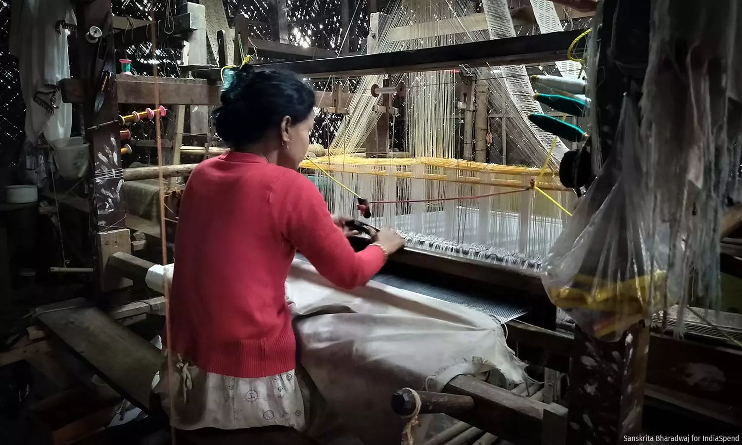 In Assam’s Sualkuchi Handloom Cluster, Migrant Weavers Remain Neglected In Assam’s Sualkuchi Handloom Cluster, Migrant Weavers Remain Neglected