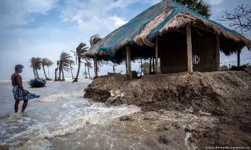 14% Indians Migrated Due To Weather-Related Disasters, Survey Shows 14% Indians Migrated Due To Weather-Related Disasters, Survey Shows