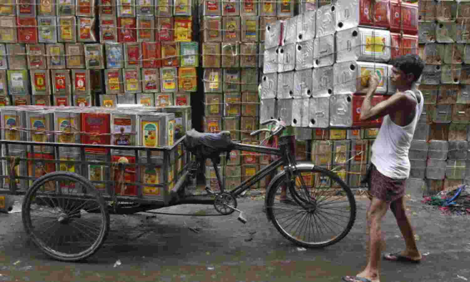 Indian Kitchens Demand Oil; Production Declines, Imports Soar