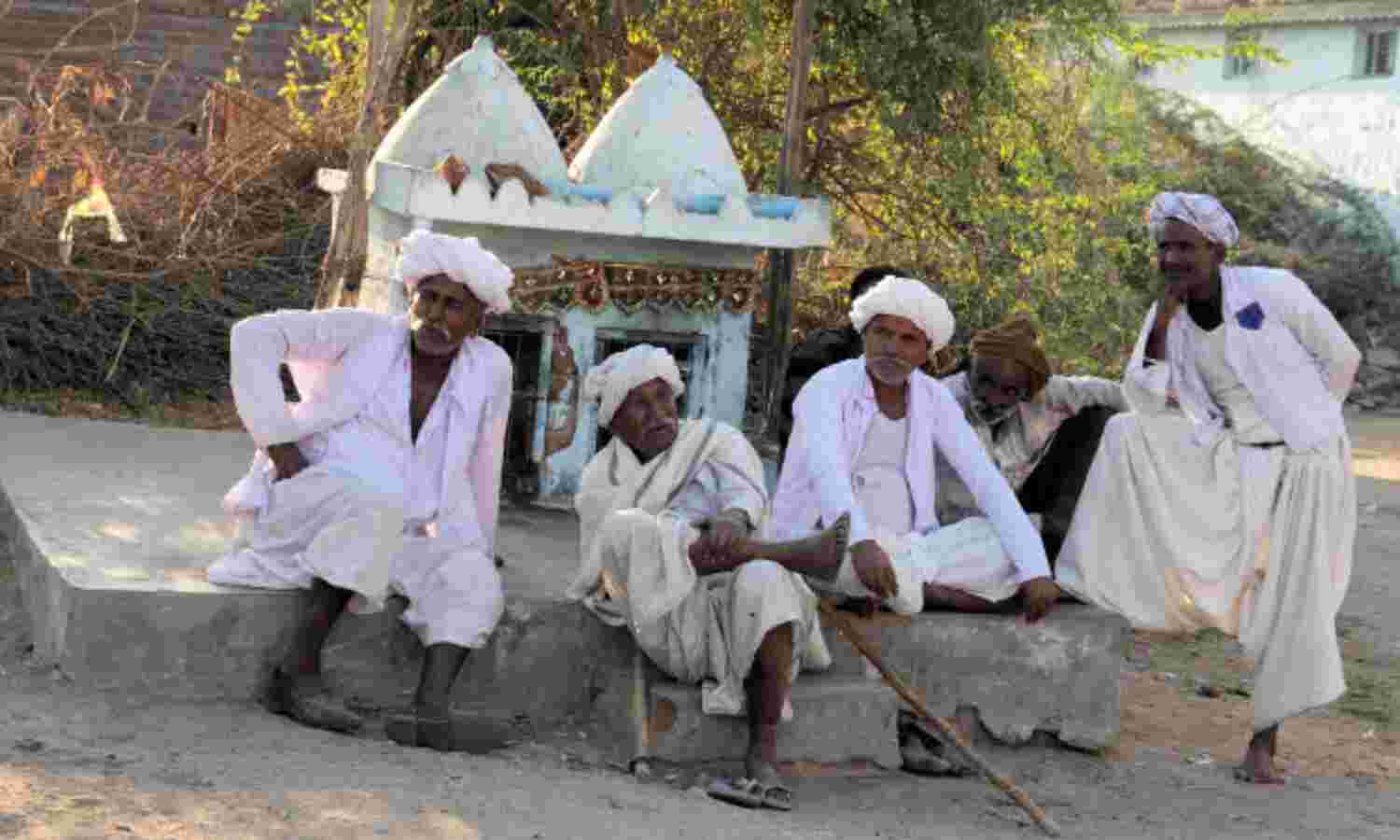 77% Indian Parents Expect To Live With Sons In Old Age