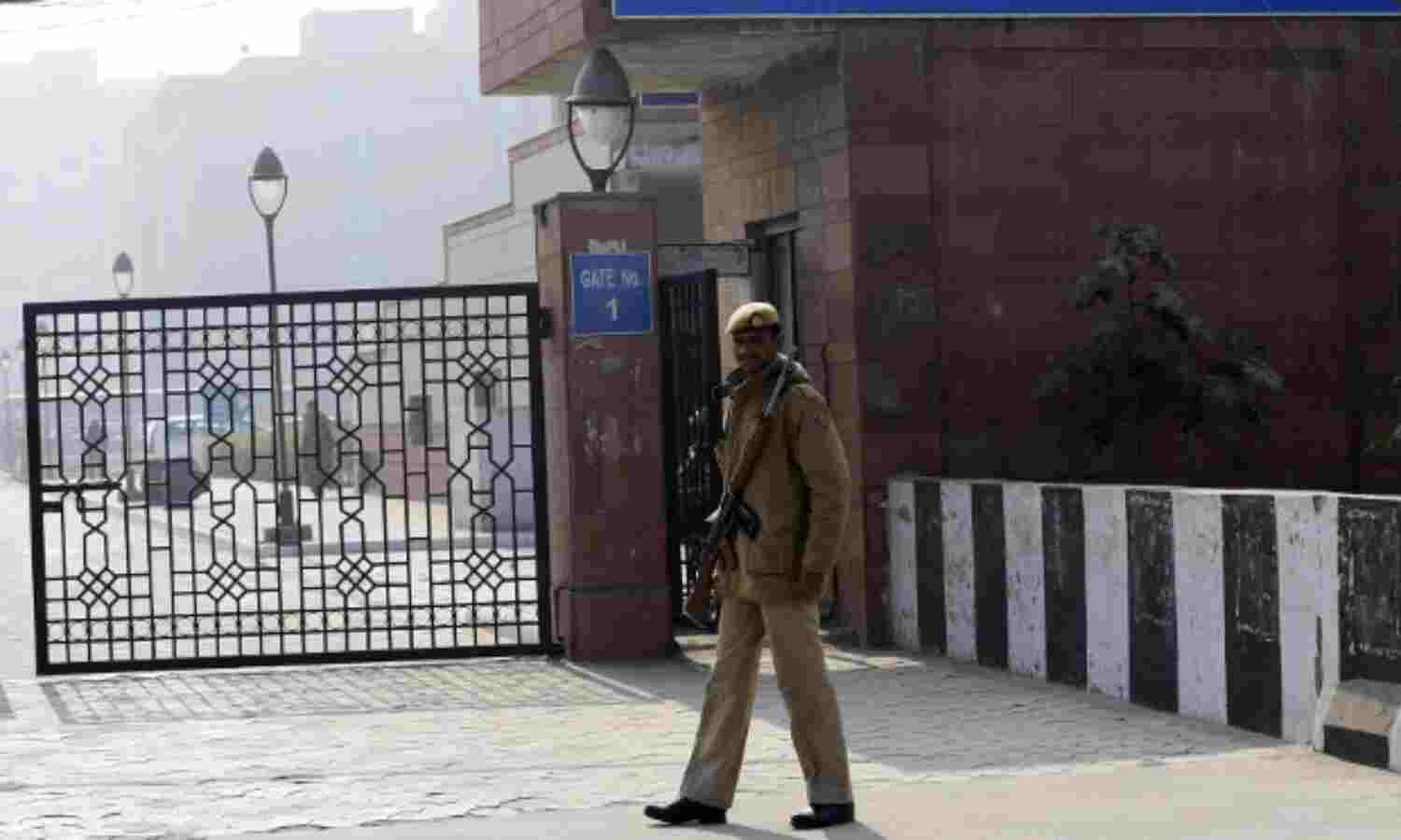 In Indias District Courts, A Crisis Is Revealed