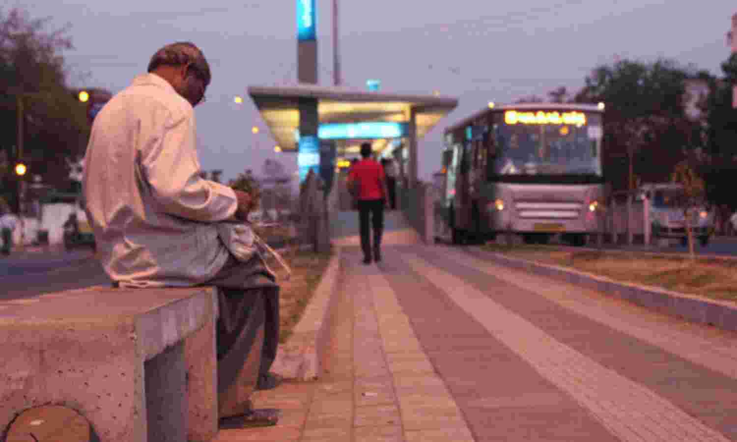 Pollution In A/C Transit-Corridor Buses 25% Lower Than In A/C Cars