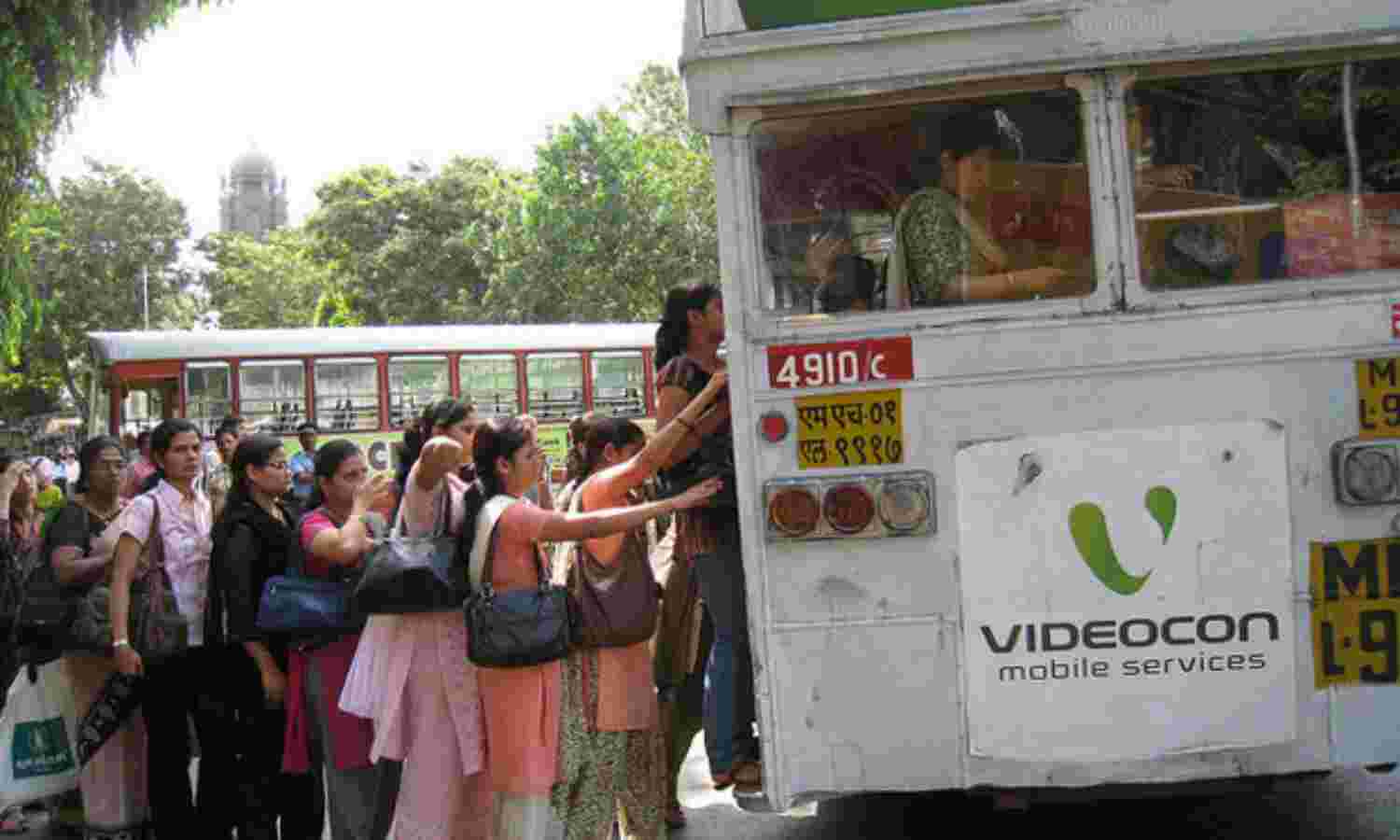 In Indian Cities, Women Travel Slow, Men In A Rush