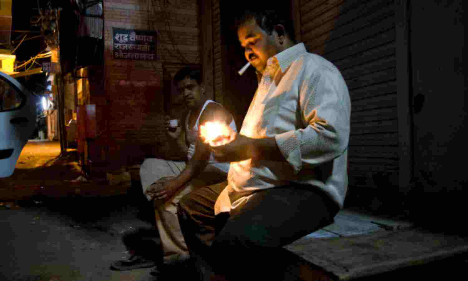 Stealthily, Smoke Kills 1 in 8 Indians
