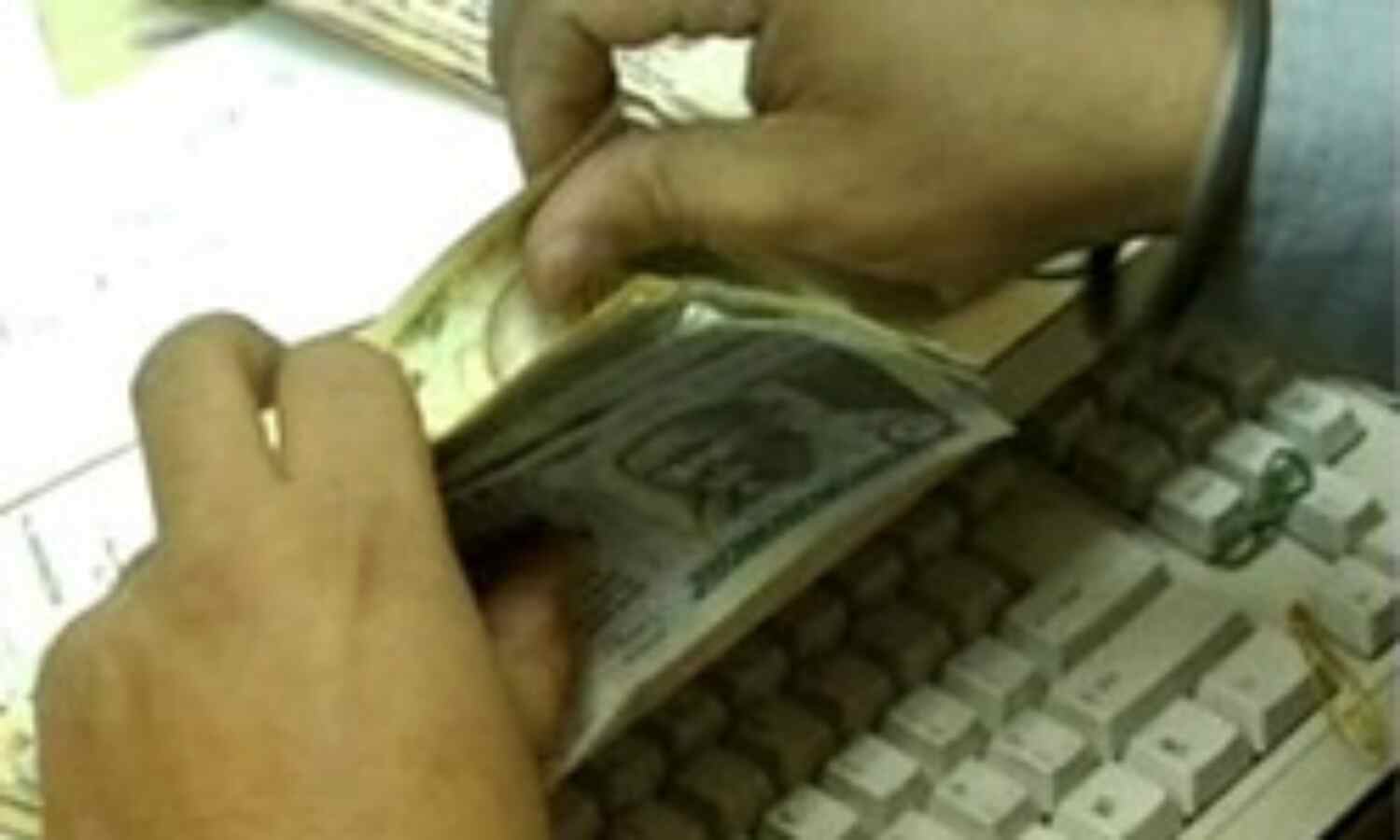 Meet The Guys Who Really Commit Bank Fraud