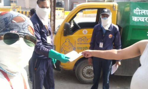 Under Strict Lockdown, Indore Is Deploying Its Swachh Bharat Machinery To Deliver Groceries Under Strict Lockdown, Indore Is Deploying Its Swachh Bharat Machinery To Deliver Groceries