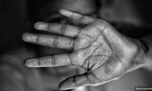 Activists Urge Roping In ASHA Workers And Other Novel Approaches As Domestic Violence Rises During Lockdowns Activists Urge Roping In ASHA Workers And Other Novel Approaches As Domestic Violence Rises During Lockdowns
