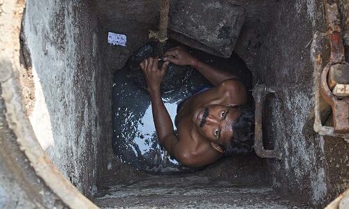 Govt’s Toilet Building Spree Could Increase Manual Scavenging: Report Govt’s Toilet Building Spree Could Increase Manual Scavenging: Report