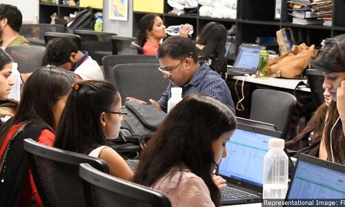 GDP Grew 6.8% Annually In 5 Years To 2015, Jobs 0.6%: New Report Contradicts PM’s Advisers