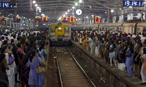 8 People Died Every Day On Mumbai’s Suburban Railway In 2017--And That’s The Good News 8 People Died Every Day On Mumbai’s Suburban Railway In 2017--And That’s The Good News