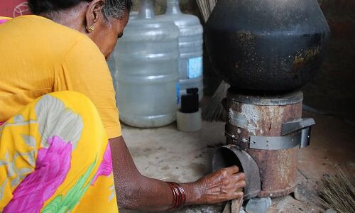 In Kerala, India’s Safest Kitchens Continue Old Habits, Undermine New Clean-Fuel Stoves In Kerala, India’s Safest Kitchens Continue Old Habits, Undermine New Clean-Fuel Stoves