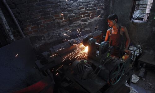 Government Spending, Agriculture Up, Manufacturing, Finance Down, As Economy Slows Government Spending, Agriculture Up, Manufacturing, Finance Down, As Economy Slows