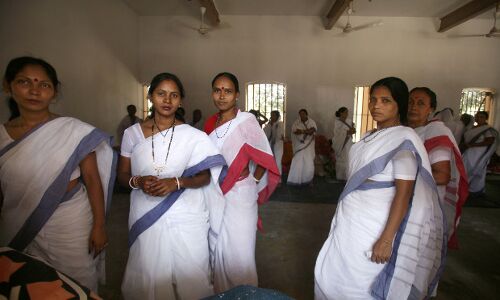 17,000 Women In Prisons In 2014; 9% With Their Children