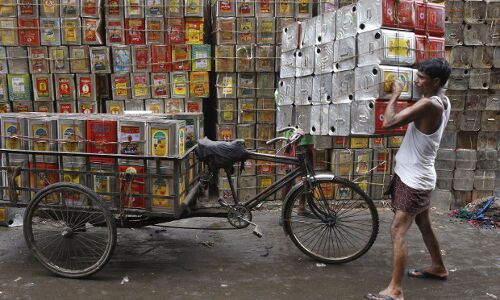 Indian Kitchens Demand Oil; Production Declines, Imports Soar Indian Kitchens Demand Oil; Production Declines, Imports Soar
