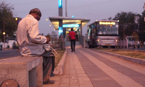 Pollution In A/C Transit-Corridor Buses 25% Lower Than In A/C Cars Pollution In A/C Transit-Corridor Buses 25% Lower Than In A/C Cars