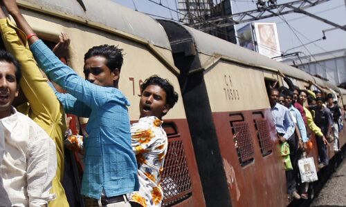 9 Die Every Day On Mumbai Local Train Tracks 9 Die Every Day On Mumbai Local Train Tracks
