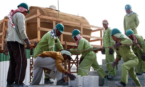Poor Working Conditions: NRIs In Saudi, Kuwait 10 Times More Likely To Die Than Those In US Poor Working Conditions: NRIs In Saudi, Kuwait 10 Times More Likely To Die Than Those In US