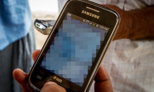 Smartphone Use Soars, So Do Smut-Sharing Crimes Smartphone Use Soars, So Do Smut-Sharing Crimes