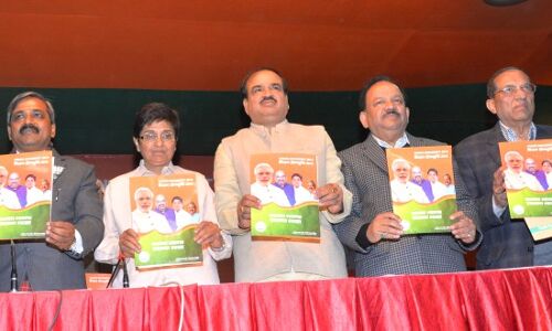 Big Fights in Delhi--But Similar Promises Big Fights in Delhi--But Similar Promises