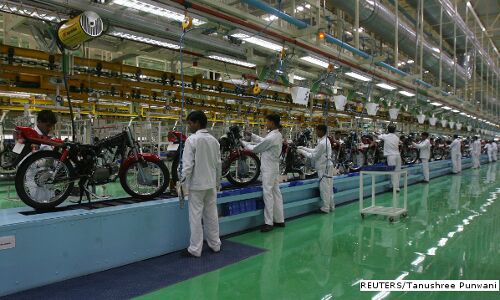 Modis Big Make-in-India Problem: Fewer Factory Jobs Modis Big Make-in-India Problem: Fewer Factory Jobs