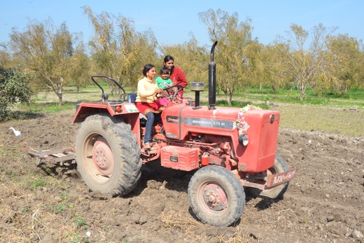 520-Women Farmers Rippi and Karamvir in Kota District