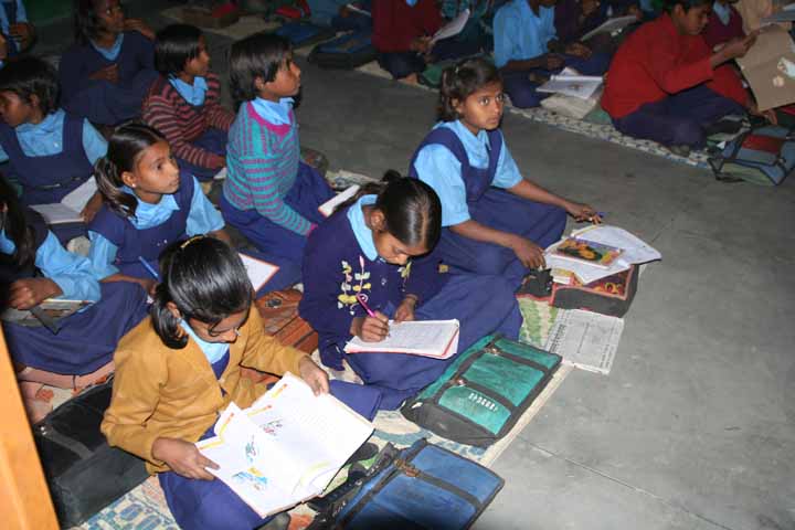 children_studiying